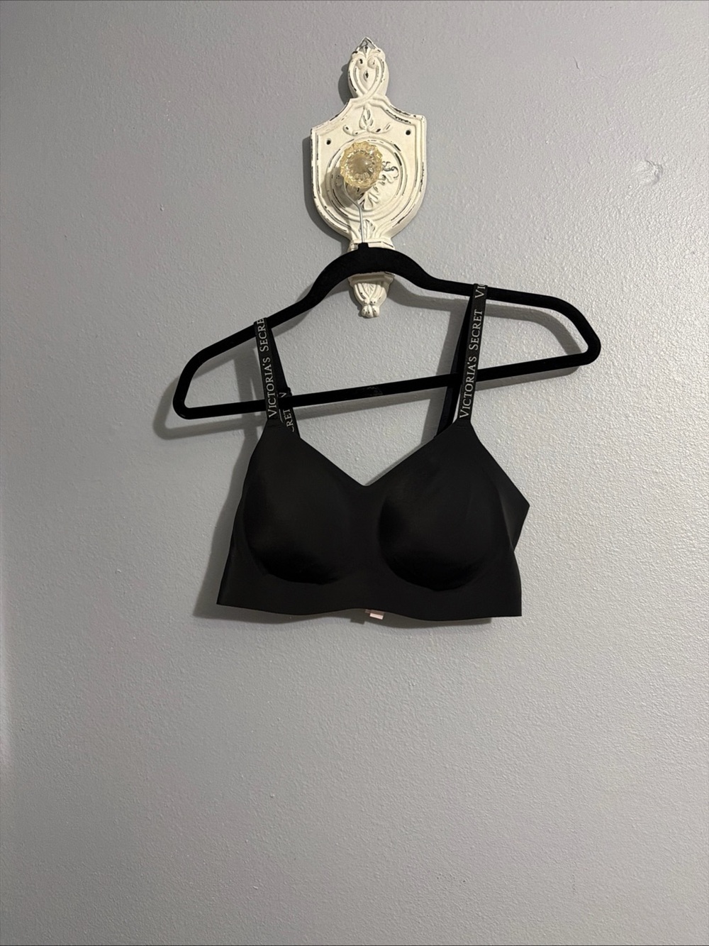 Victoria's Secret T Shirt Bra Lightly Lined Wireless Women’s Size Large Black